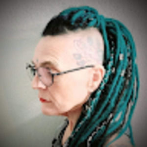 Meet your Posher, Laurie